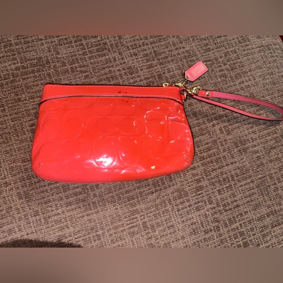 Coach Coral Wristlet with Disney Minnie Earrings - Picture 4 of 8